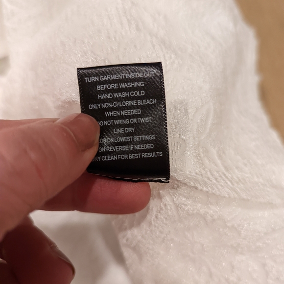 White Tiered Sleeveless Dress - Picture 6 of 8